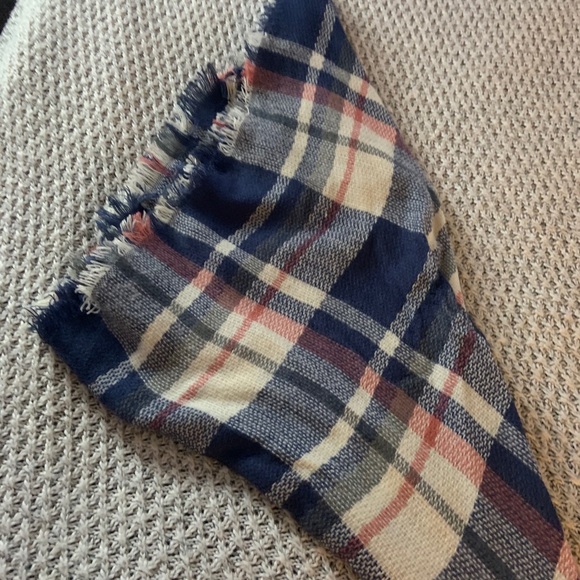 🔆Moving Sale 20% Off Charlotte Russe Plaid Scarf - Picture 1 of 5